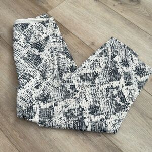 Victoria Secret capri workout pants small